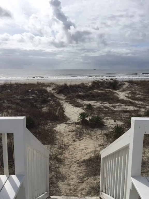 Sandy Shores - 4 Br Home