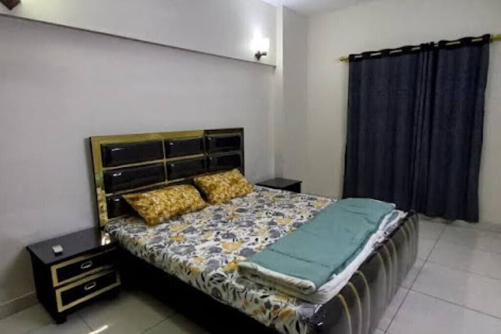 Couple family Lodge Guest House Karachi