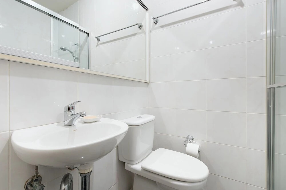 Stylish 2 Bdr Overlooking Parsley Bay H379