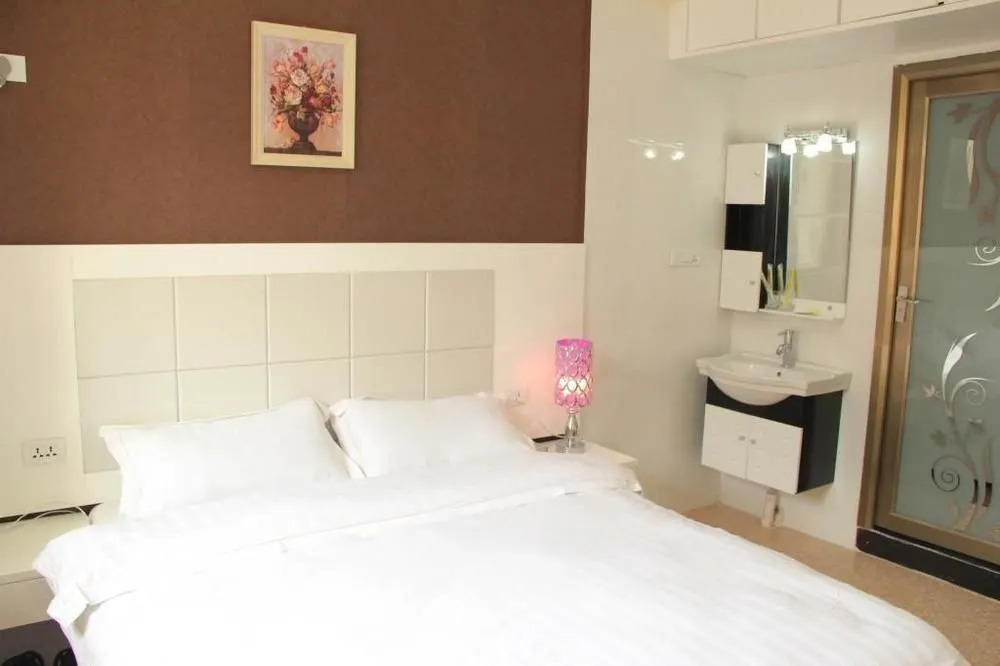Wuhan Yue'erju Family Hotel