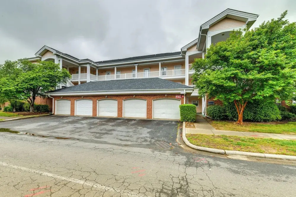 Charming Condo w/ Balcony, 1 Mi to UNC Charlotte!