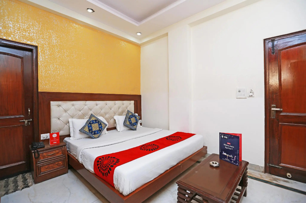 OYO 11559 Lakshay Residency
