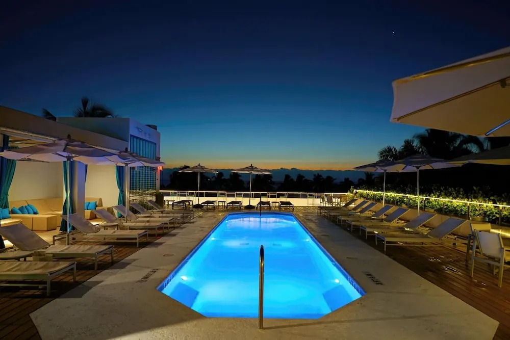 Beachfront 4 Room Ocean Drive Deluxe Suite