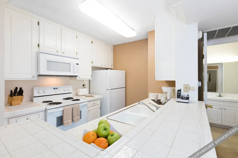 Toluca Hills Apartments By Avalon