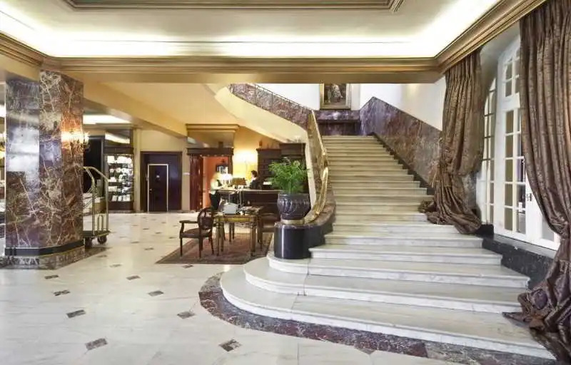 Pentelikon Hotel