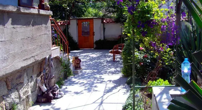 Kalina Guest House