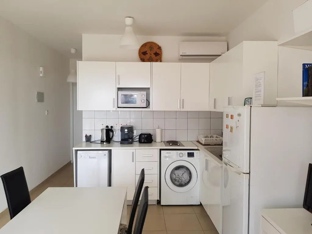Ariadne apt 103 -300m from Lighthouse beach