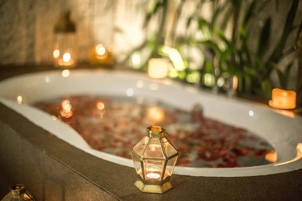 Villa Seriska Dua Sanur, Spacious 4BR Private Pool Villa with Private Cook, Spa & Tour