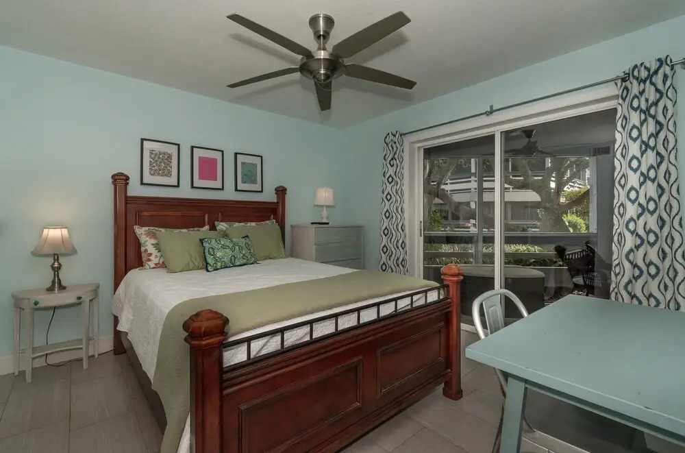 Tastefully Decorated Sea Woods Veranda Close to Pool Fitness Room Sv162