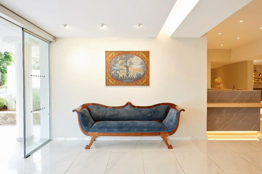 Delfinia Hotel