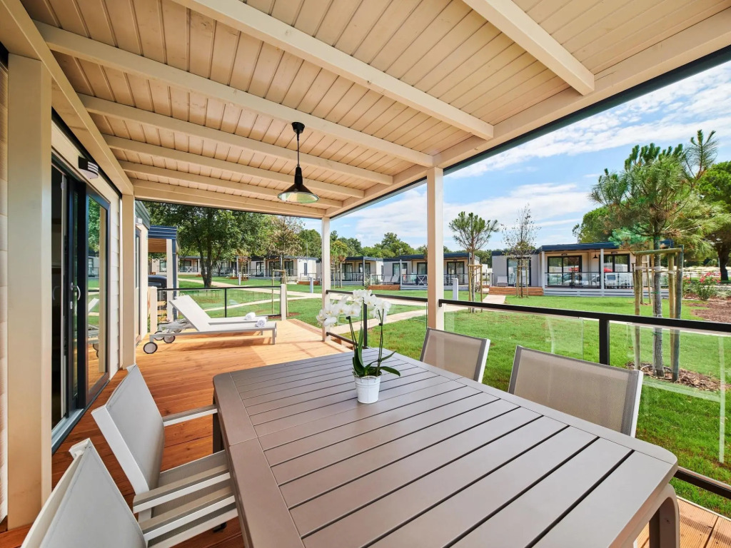 Nice chalet with 2 bathrooms and a dishwasher, 2km from Umag