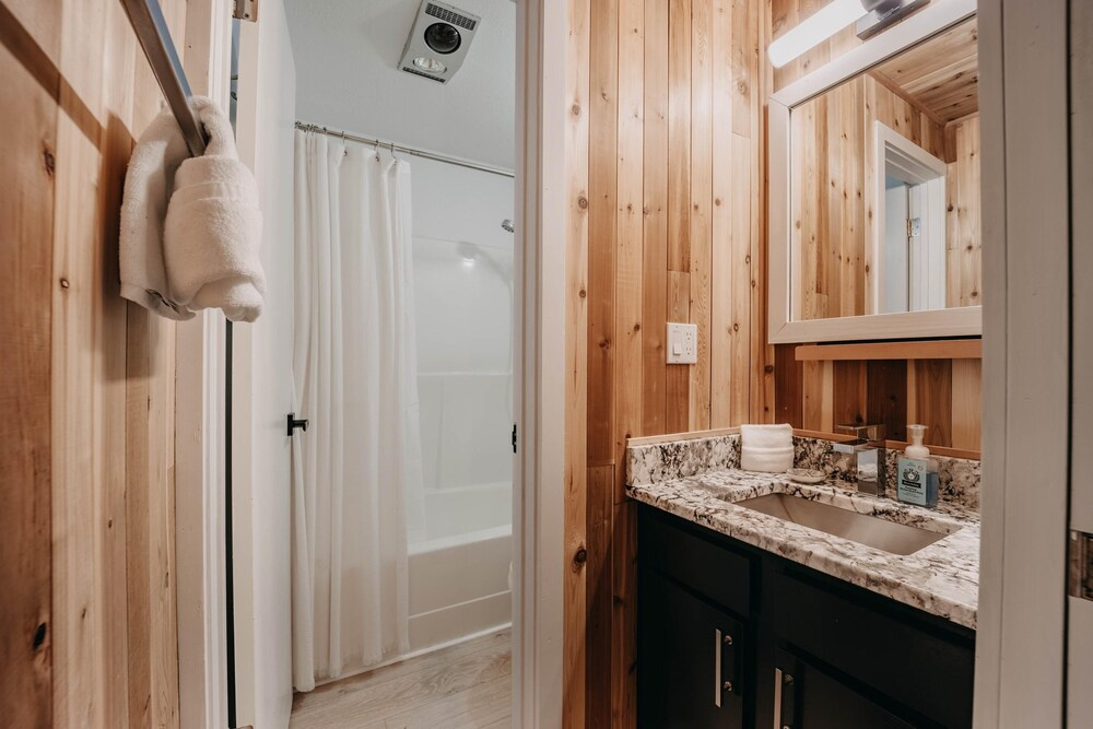 Snowater Condo #64 - Welcome to Pet Friendly Camp Kulshan