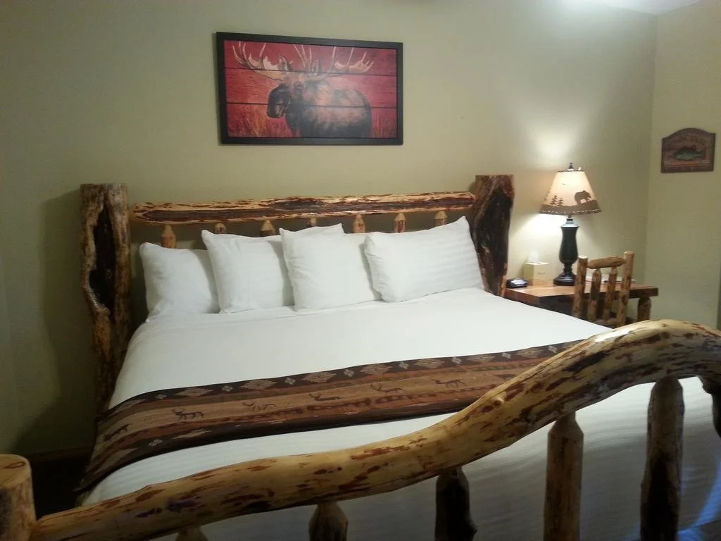 Riverfront Motel & Cabins