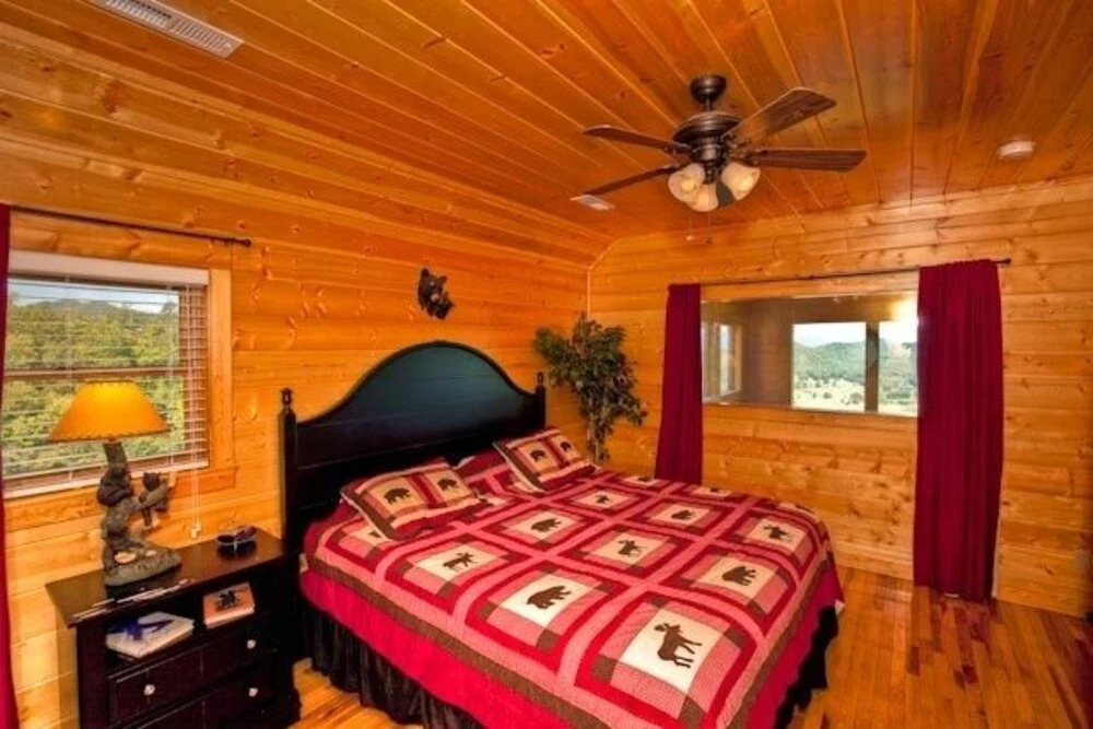 Coppertop 4 Bedrooms 5 Bathrooms Cabin