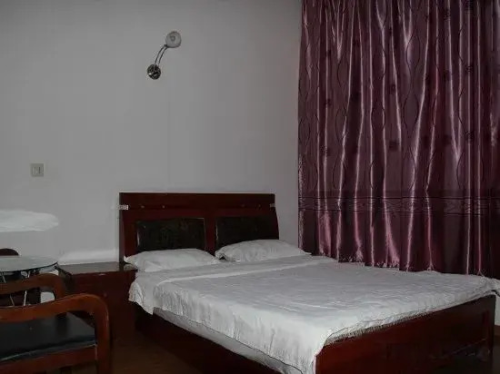 Yihong Hostel
