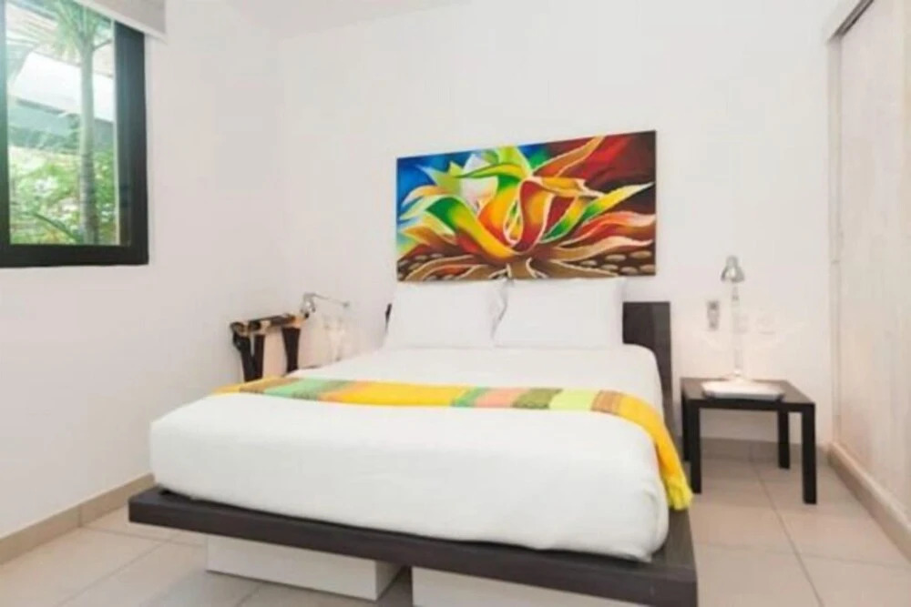 Spacious Contemporary 2 Bed Swim Up Condo- ENCANTO 102 – By Salt-Kisse