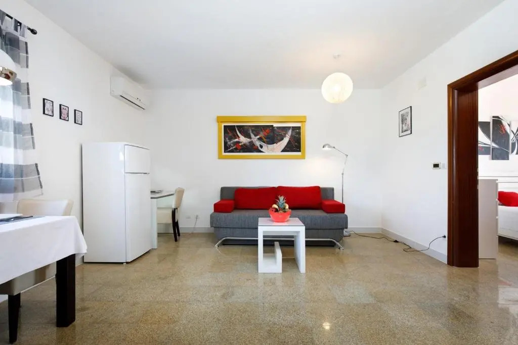 Ark Beach Apartments