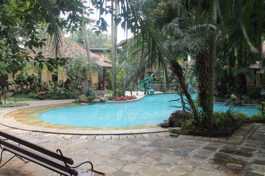 Laras Asri Resort & Spa