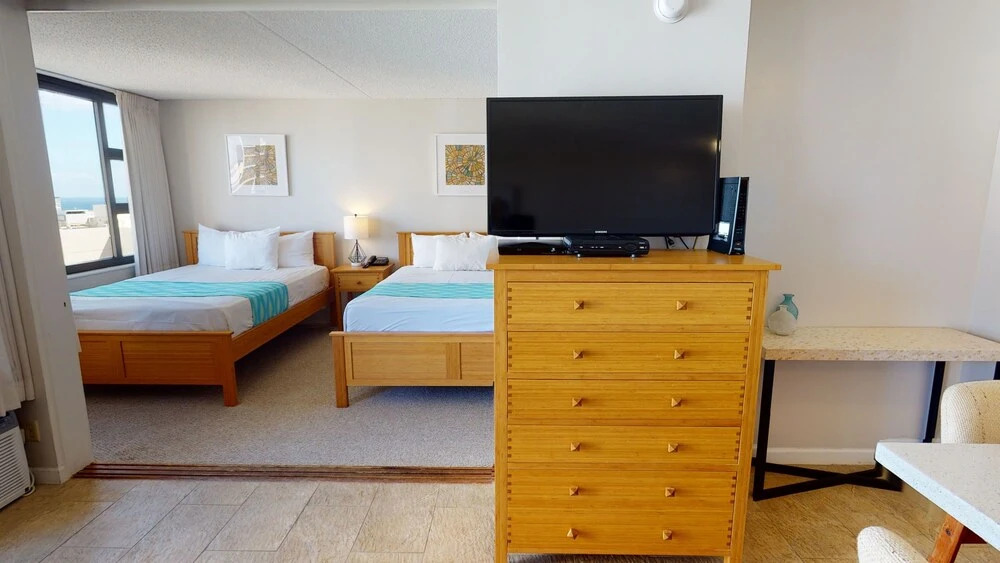 Tower 1 Suite 2507 - Qqp 1 Bedroom Apts by Redawning