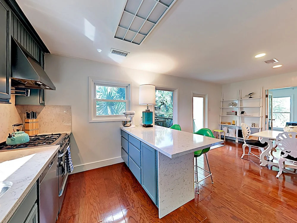 New Listing! the Palms - Canal On Double Lot 2 Bedroom Home
