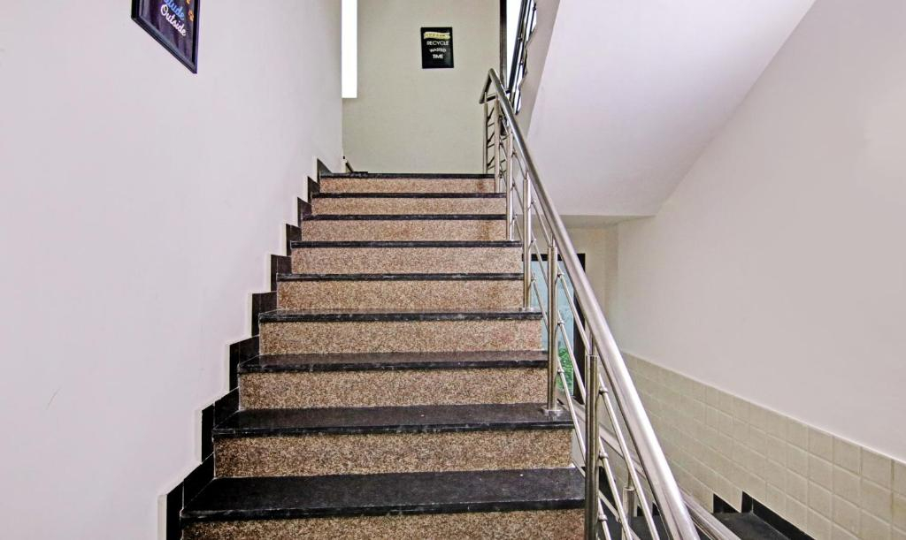 Treebo Modern Stays