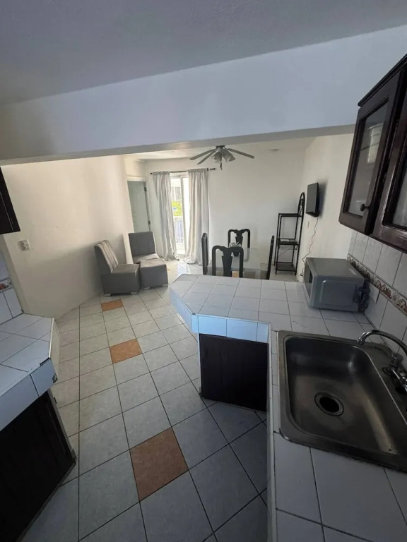 Condo Bien Situé 3 Minutes a Pied de la Plage 202