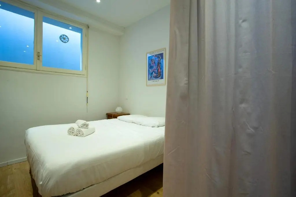 Apartment 5 minutes from the tram and 10 minutes from the sea