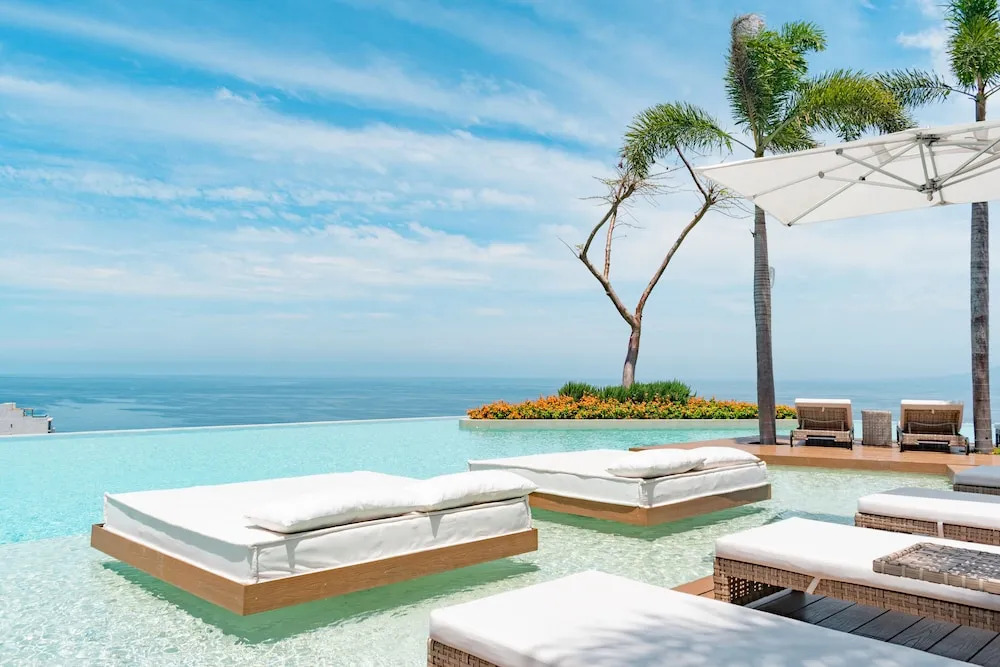 Maxwell Collection Romantic Zone