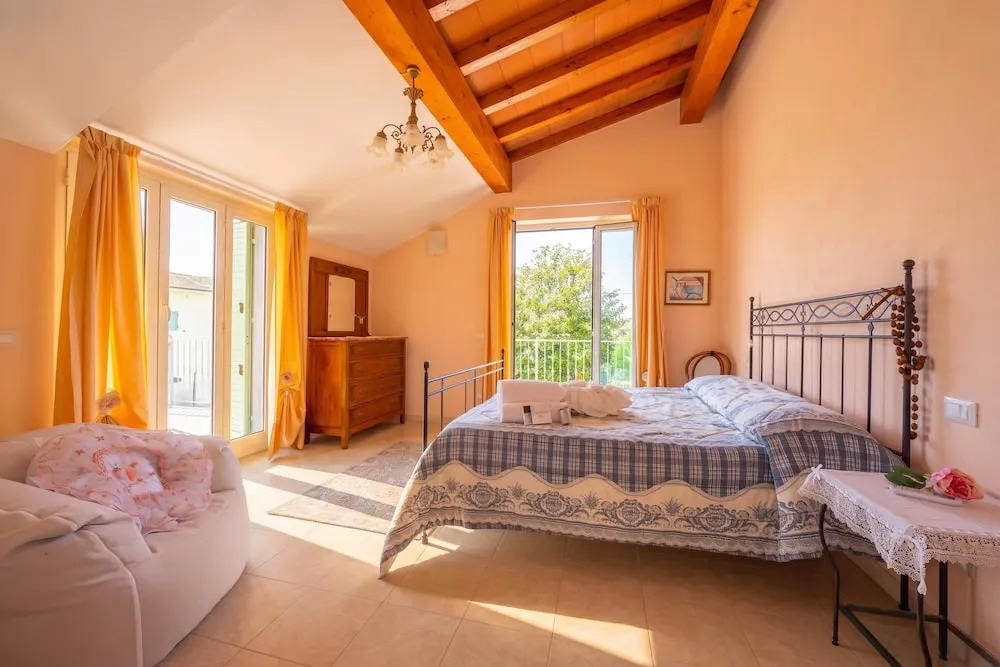 Villa Clara few km From the sea