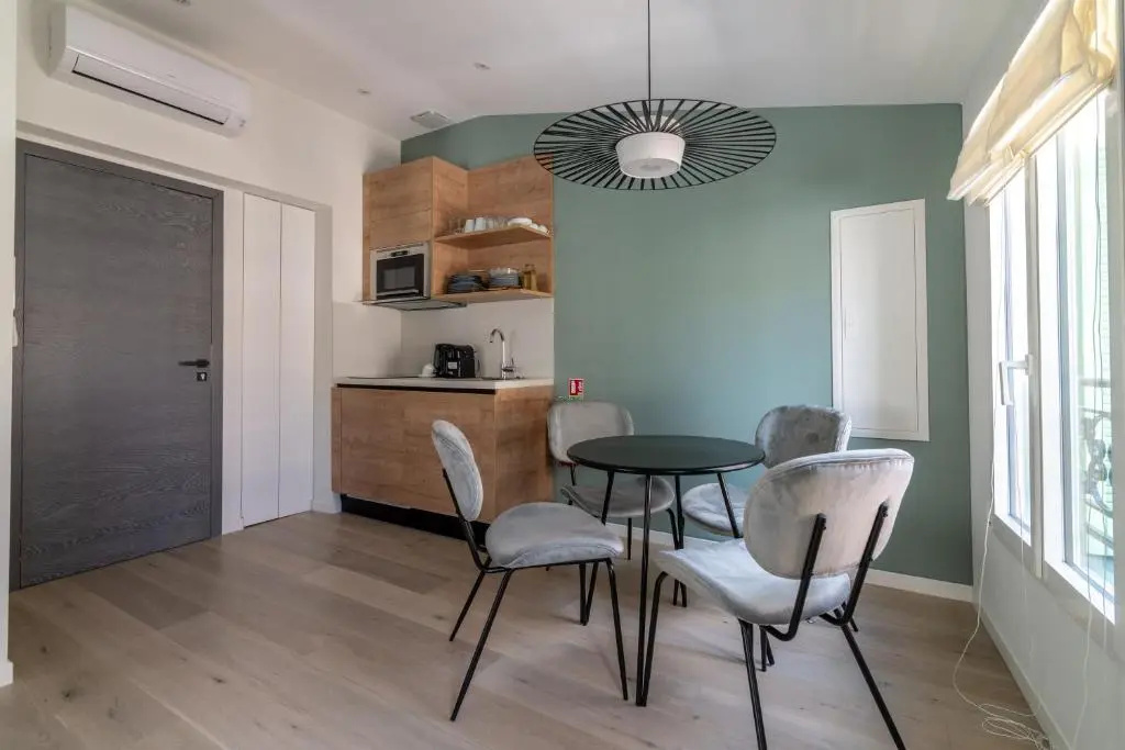Scandinavian Urban 4 - 1br Apartment in Cannes Center Close To the Beach And the Palais