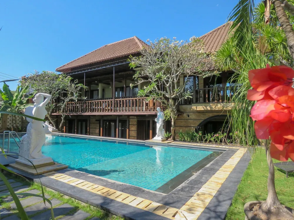 Dynasty Estate