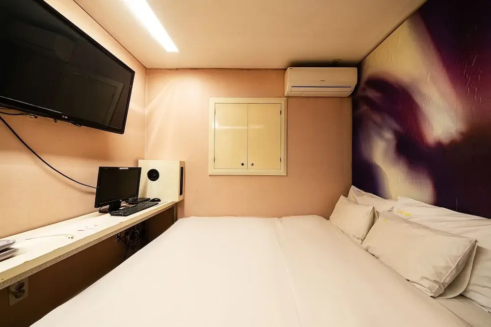 In Hotel Seoul