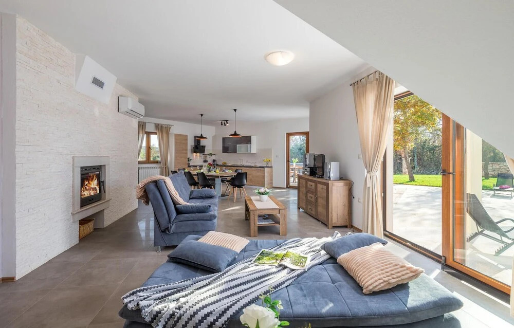 Beautiful Home In Bale