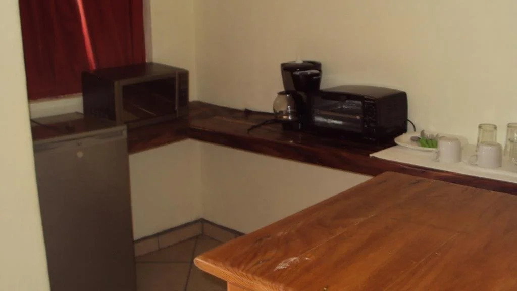 Las Brisas Hotel & Restaurant