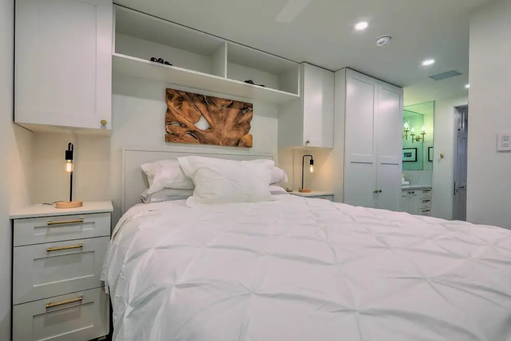 Aspen Condo w/ Mountain Views & Ski Access!