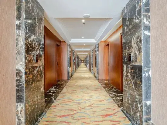 Hong Qiao Prince Hotel