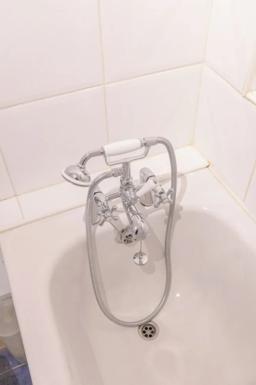 Homely 1 Bedroom Apartment in Beckton With Parking