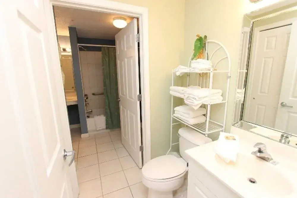 Majestic Sun 707A - 1 Br condo by RedAwning