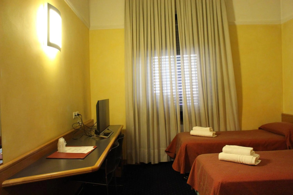 Club Hotel
