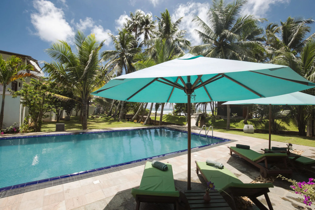 Rockside Beach Resort