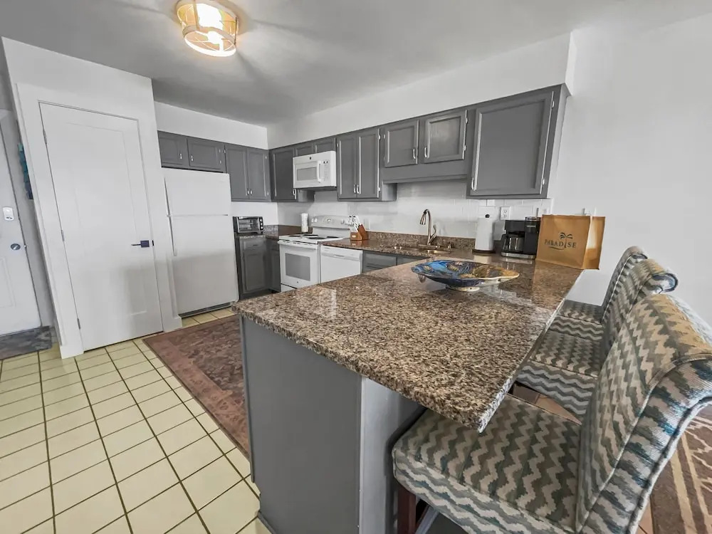 Sunseekers - 2 - 2 Br condo by RedAwning