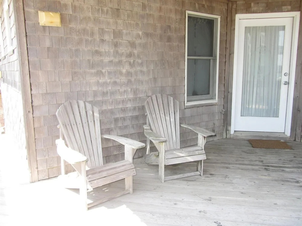 The Baited Hook 4 Bedroom Cottage by RedAwning