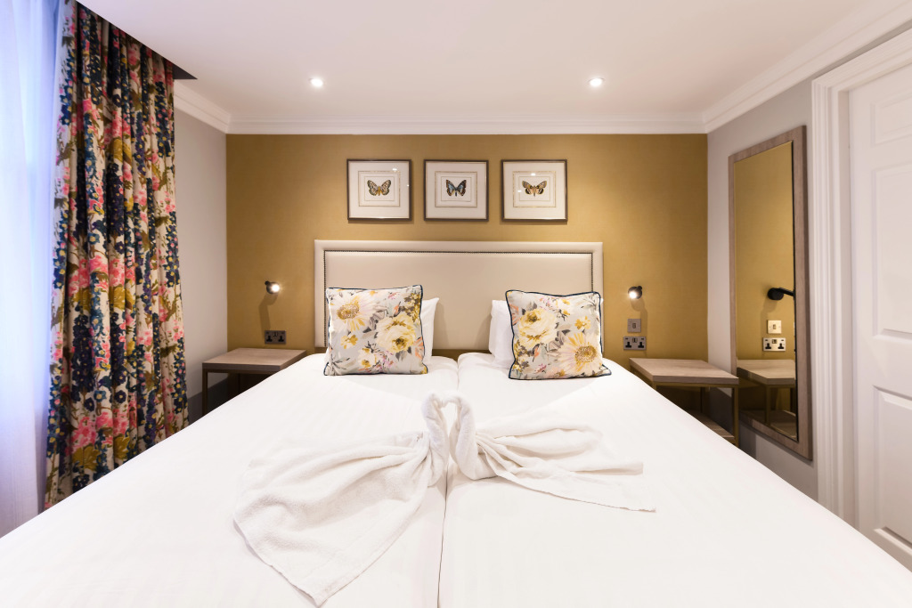 Byron Hotel
