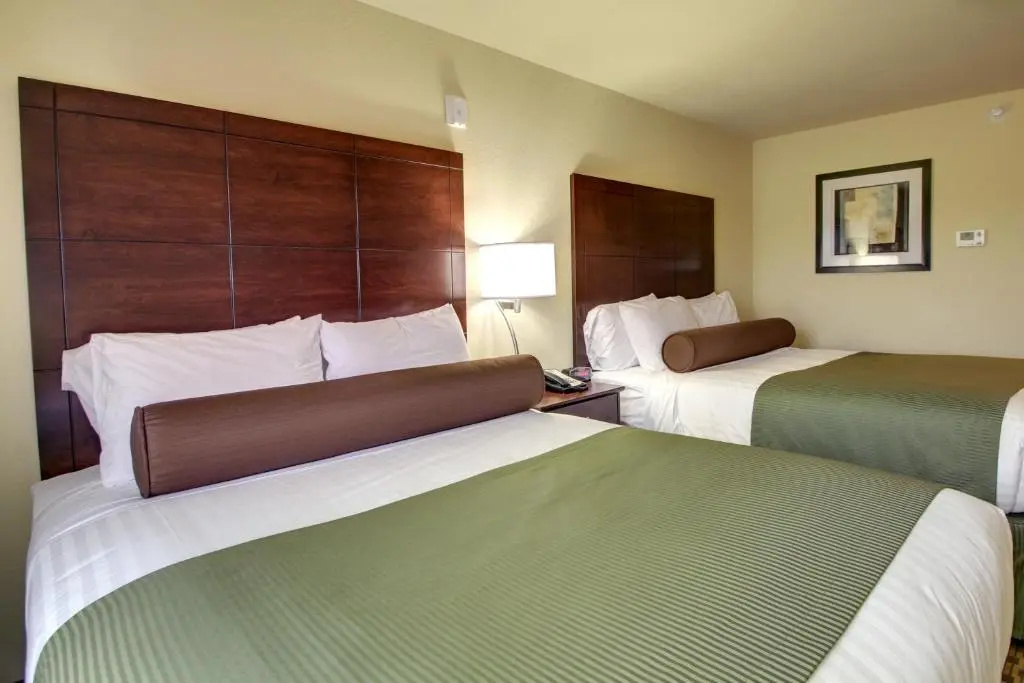 Cobblestone Inn & Suites - Ambridge, PA