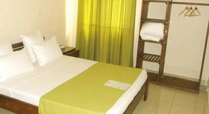 HOTEL H1