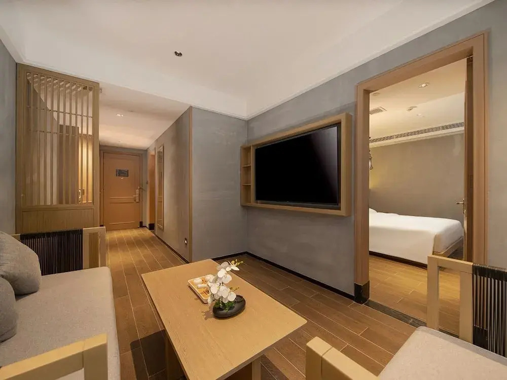 Trendy Romantic Hotel Guangzhou Panyu Qiaonan Aoyuan Plaza Branch