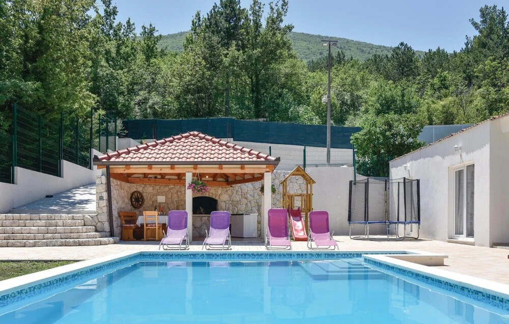 Lovely Home In Kucice