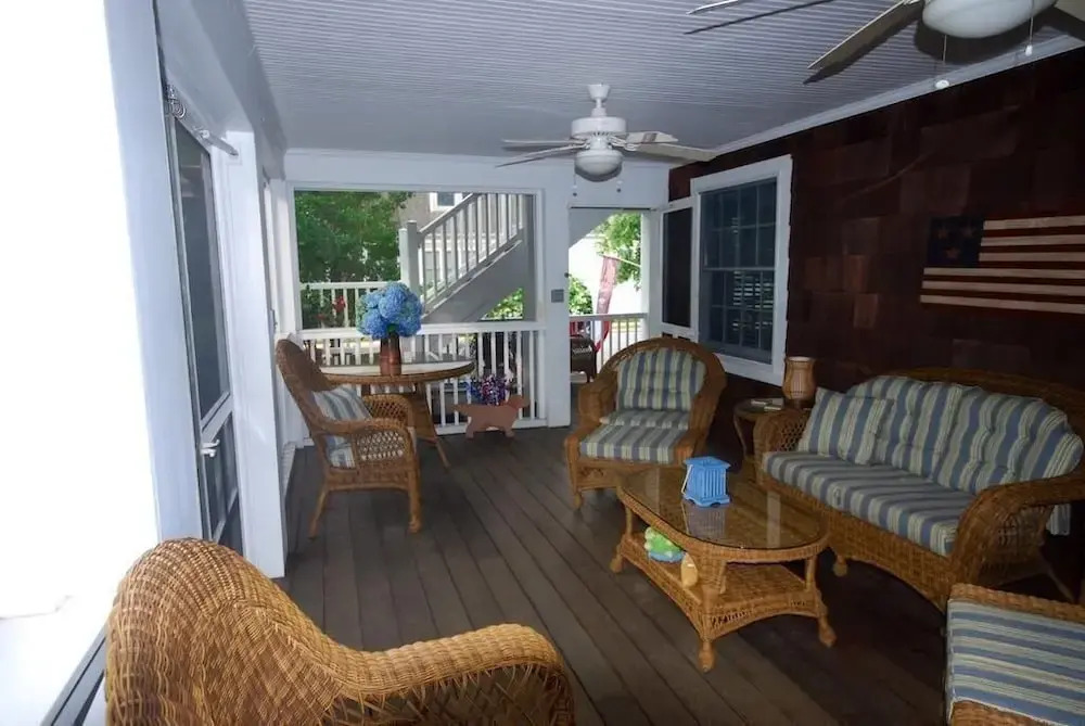 Country Club Drive 333