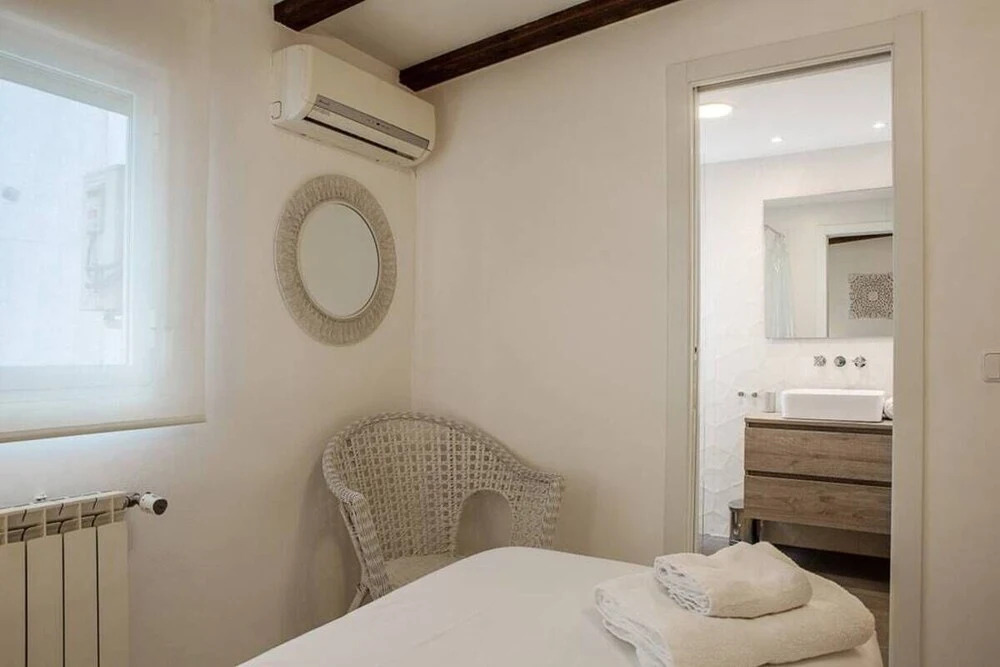 Gorgeous 2bed 2bath in Heart of Madrid City Center