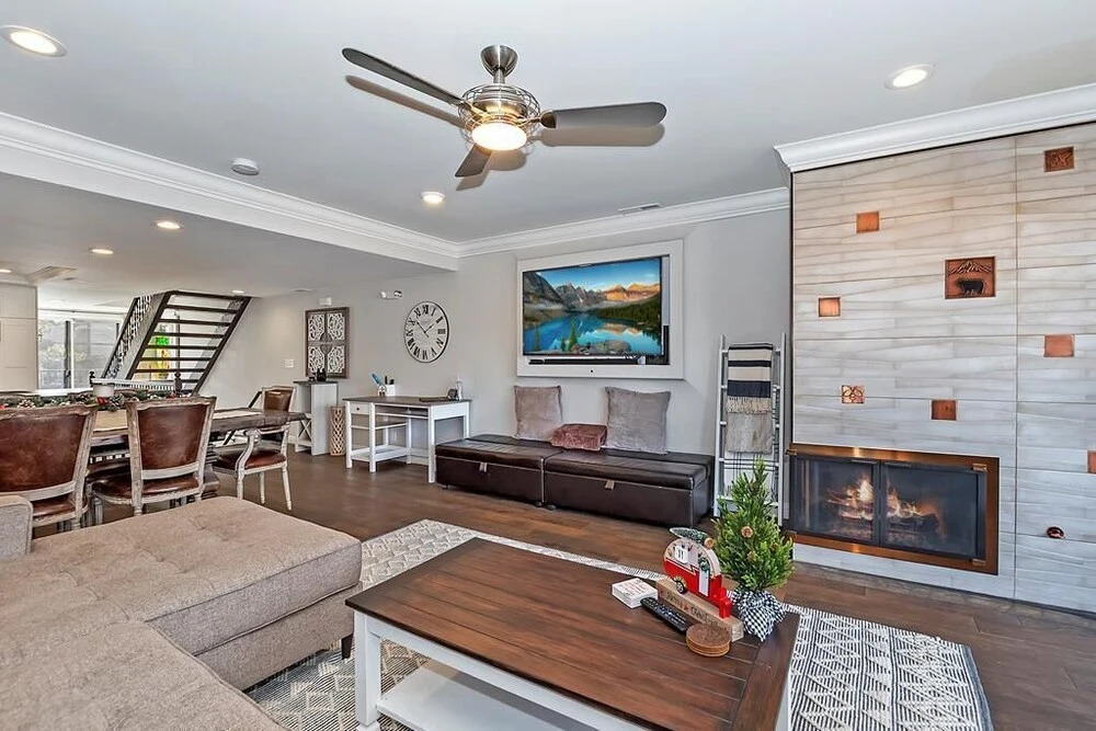 029 Lakefront Luxury Home